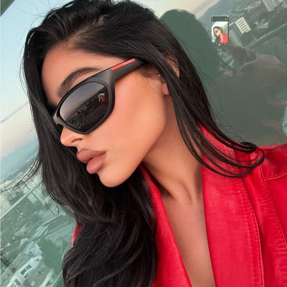 Prada black sunglasses - Picture 1 of 9